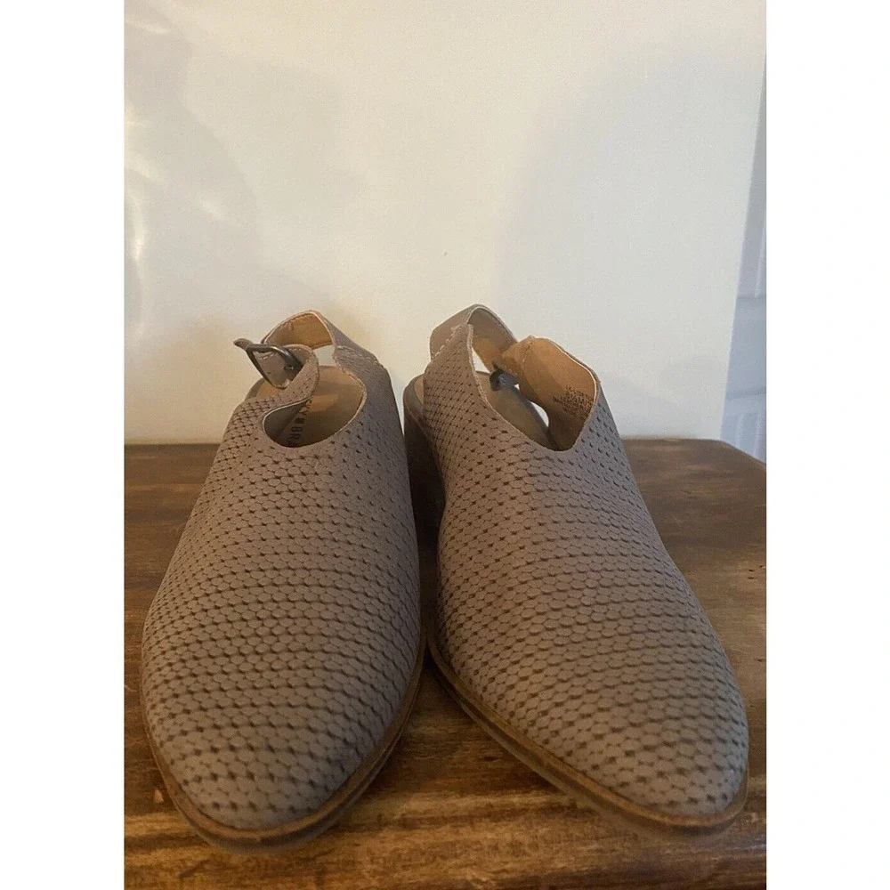 New Lucky Brand Women’s Lideton Pump Titanium Block Heel Buckle Bootie Style 8.5